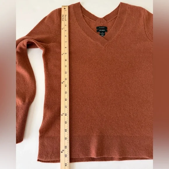 Halogen Women's 100% Cashmere
Double V-neck Sweater Sz M - Picture 7 of 10